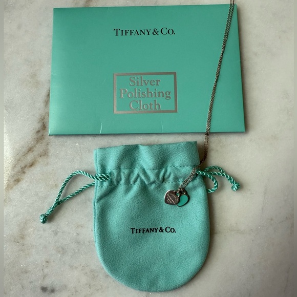 Tiffany & Co Mini Double Heart Tag Pendant in Silver - Picture 6 of 7